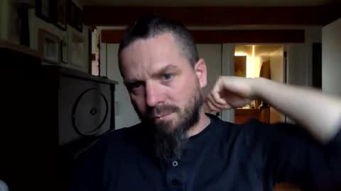 Snapshot of deivitzzz chatting on March 2026 01:38:01 PM Hermes online show from March 2026 01:38:01 PM