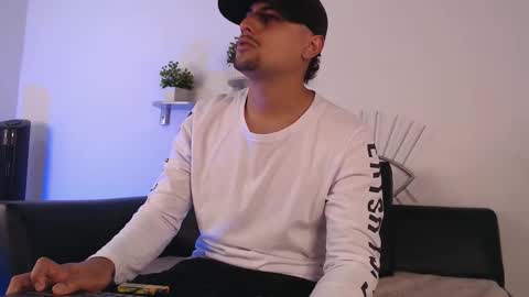 Snapshot of deivy_gram chatting on October 2025 01:24:01 AM DEIVY online show from October 2025 01:24:01 AM