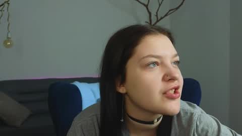 deliaeffy online show from March 2026 01:06:02 PM