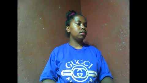 deliah712909 online show from December 2024 02:33:01 PM