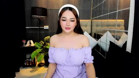 Tyra Colins online show from April 2026 03:47:01 AM