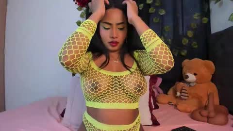 Delilah  online show from November 2025 10:32:01 PM