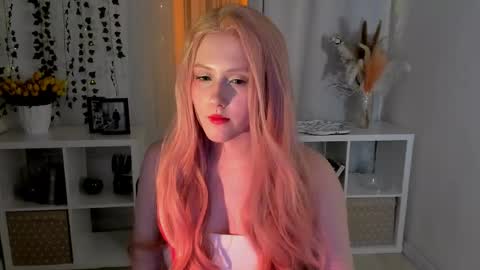 Delilah or Laila online show from April 2026 11:13:01 PM