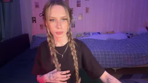 Della online show from April 2026 03:54:02 PM