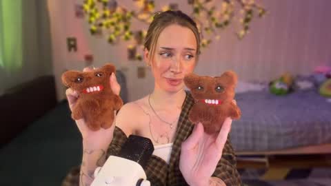 Della online show from June 2026 02:39:01 PM