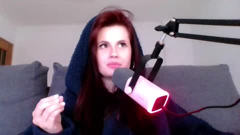 dellacrush_ online show from March 2025 06:00:01 PM