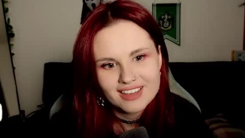 dellacrush_ online show from December 2025 06:17:01 PM