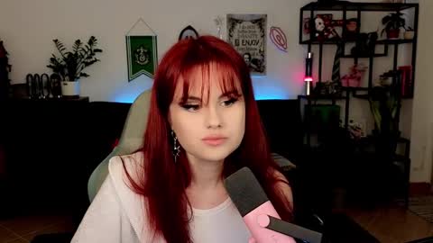 dellacrush_ online show from February 2026 06:56:02 PM