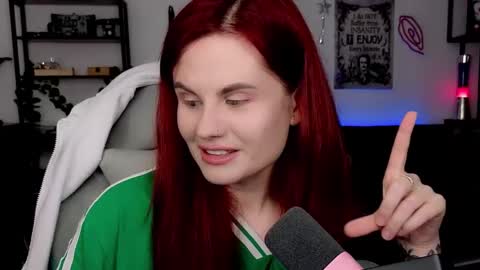 dellacrush_ online show from March 2026 07:09:01 PM