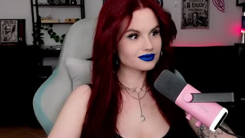 dellacrush_ online show from April 2026 06:30:02 PM