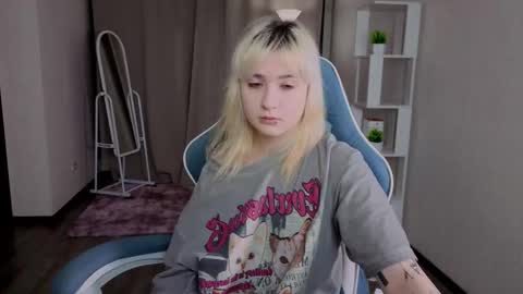 Snapshot of delli_swots chatting on December 2025 04:34:02 PM Delli swots online show from December 2025 04:34:02 PM