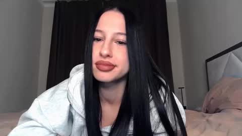 Snapshot of delly_love chatting on October 2025 08:51:02 PM delly_love online show from October 2025 08:51:02 PM