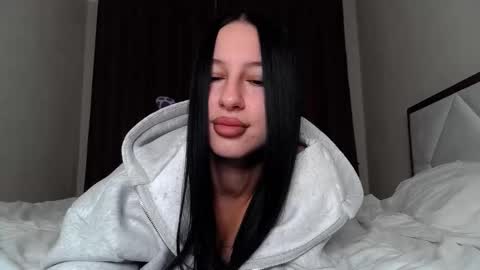 Snapshot of delly_love chatting on October 2025 03:07:01 AM delly_love online show from October 2025 03:07:01 AM