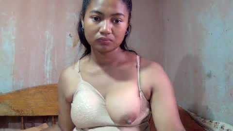 Snapshot of delorahoneyy chatting on August 2026 10:18:01 AM Angels online show from August 2026 10:18:01 AM