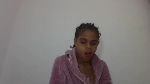 delphine online show from June 2026 03:41:01 AM