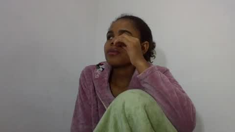 delphine online show from June 2026 05:06:01 AM