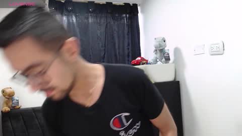 demian_val_4 online show from February 2026 12:09:01 PM