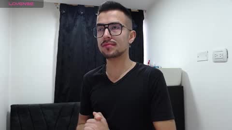 demian_val_4 online show from February 2026 12:01:02 PM