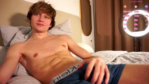 Dave19  online show from January 2025 01:52:01 AM