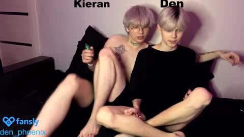 Snapshot of den_phoenix_ chatting on September 2025 08:58:02 PM Den Shorty online show from September 2025 08:58:02 PM