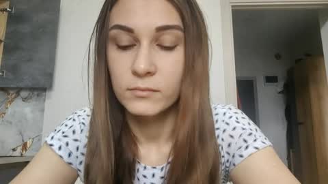 Mia online show from April 2026 07:12:01 AM