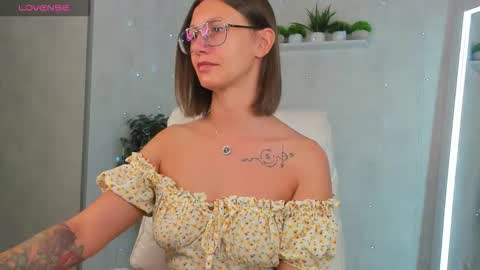 Snapshot of denise_halle chatting on September 2025 12:11:01 AM Elina online show from September 2025 12:11:01 AM