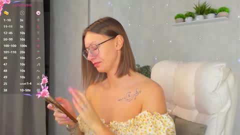 Snapshot of denise_halle chatting on September 2025 12:16:01 AM Elina online show from September 2025 12:16:01 AM