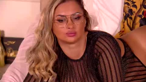 Ela online show from October 2025 11:28:02 PM