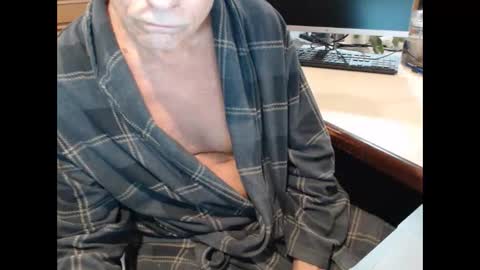 Den  Jet online show from December 2025 10:34:02 AM