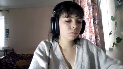 Aki online show from November 2025 07:08:01 AM