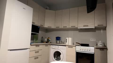 Denni online show from November 2025 03:25:02 PM