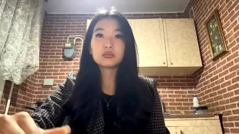 Emma online show from October 2025 12:17:02 PM