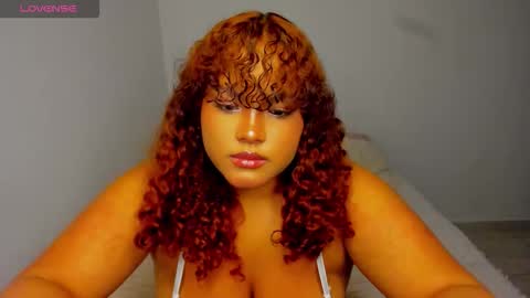 Dephne online show from December 2025 02:40:02 AM