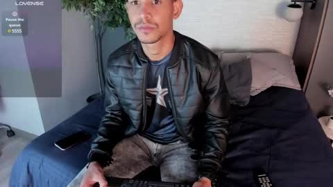 Snapshot of dereck_myers chatting on February 2025 07:49:01 PM Dereck Myers online show from February 2025 07:49:01 PM