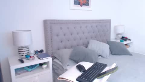 Snapshot of derek_group chatting on March 2026 02:02:01 PM Derek online show from March 2026 02:02:01 PM