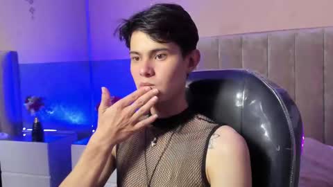 derek_sinn online show from March 2026 07:52:01 PM