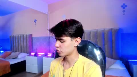 derek_sinn online show from April 2026 07:42:01 PM