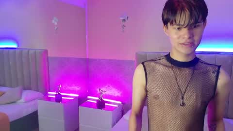 derek_sinn online show from May 2026 08:28:02 PM