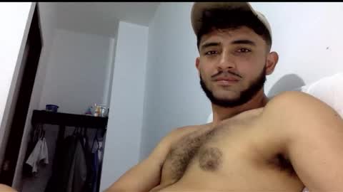 Snapshot of derek_smiith chatting on November 2025 05:23:02 PM Derek smiith online show from November 2025 05:23:02 PM