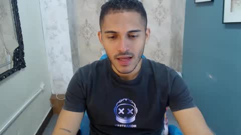 D E R E K online show from December 2025 12:25:01 PM