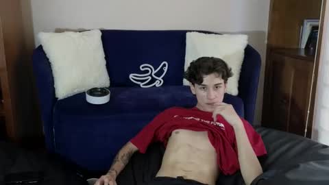 Derek online show from November 2025 08:31:01 PM