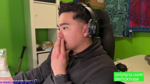 Snapshot of derrick_hose chatting on January 2025 05:26:02 AM Derrick Hose online show from January 2025 05:26:02 AM