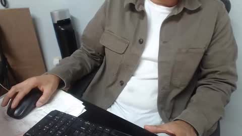 Snapshot of derrik_ chatting on January 2025 12:08:01 PM     online show from January 2025 12:08:01 PM