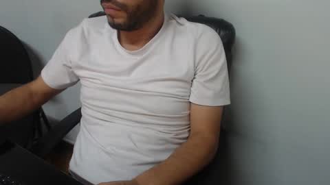 Snapshot of derrik_ chatting on March 2025 02:21:01 PM     online show from March 2025 02:21:01 PM