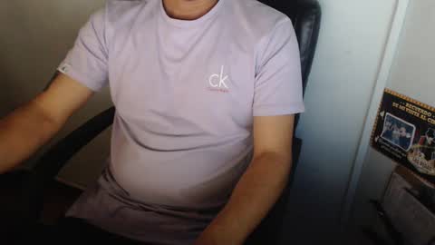Snapshot of derrik_ chatting on September 2025 02:10:01 PM     online show from September 2025 02:10:01 PM