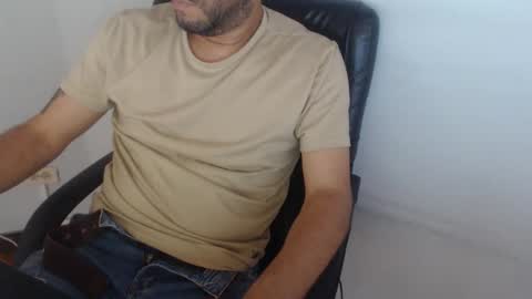 Snapshot of derrik_ chatting on February 2026 04:25:01 PM online show from February 2026 04:25:01 PM