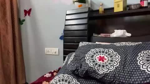 simran online show from November 2025 03:28:01 AM