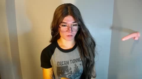 Snapshot of desirable_lorinexx chatting on December 2024 10:37:01 PM LORINE online show from December 2024 10:37:01 PM
