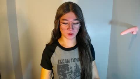 Snapshot of desirable_lorinexx chatting on December 2024 02:06:02 PM LORINE online show from December 2024 02:06:02 PM
