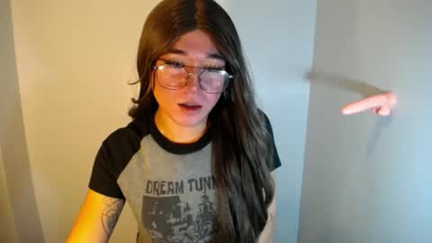 Snapshot of desirable_lorinexx chatting on December 2024 08:34:01 PM LORINE online show from December 2024 08:34:01 PM